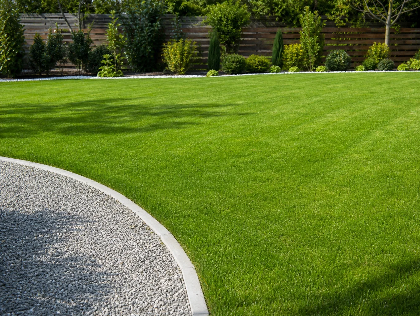 Immaculately maintained residential lawn and property in North New Jersey by Green Castle Landscaping